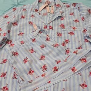 NWT-Victoria's Secret Blue Floral Pajama Set